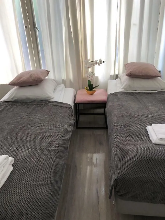 אמסטרדם Amsroom 0*,