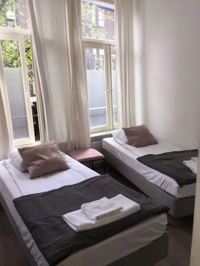 אמסטרדם Amsroom לינה וארוחת בוקר